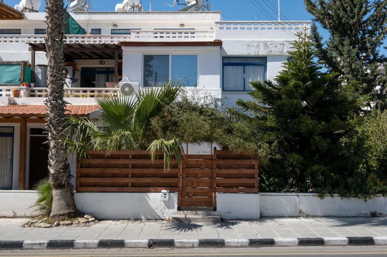 Apartamento Townhouse By The Sea Pirate Harbor Paphos Exterior foto