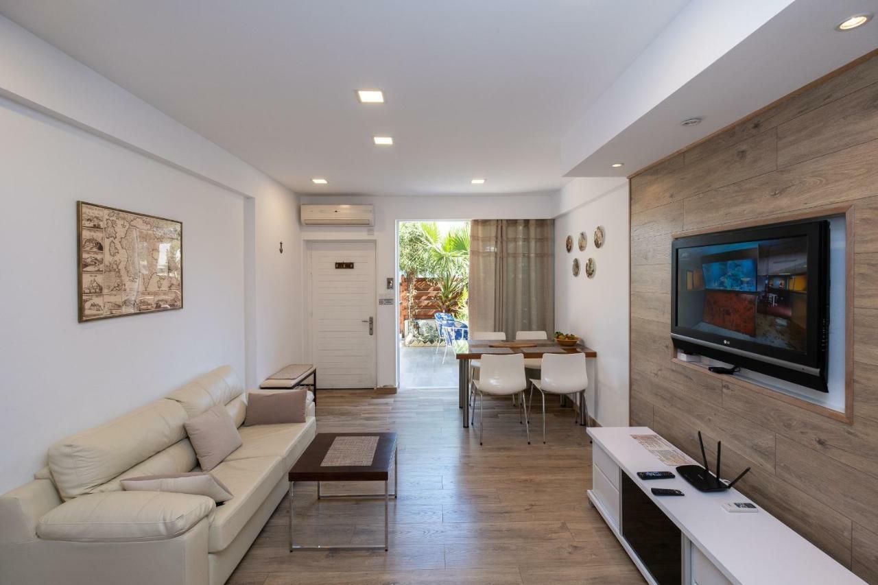 Apartamento Townhouse By The Sea Pirate Harbor Paphos Exterior foto