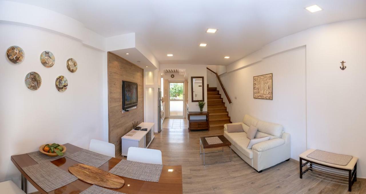 Apartamento Townhouse By The Sea Pirate Harbor Paphos Exterior foto